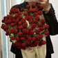 Coperta con bouquet di fiori all'uncinetto
