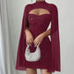 Abito da donna con cut-out a costine e mantella in chiffon