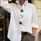 Camicetta oversize da donna con bottoni appariscenti