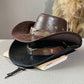 📢📢SCONTO DEL 50%!! ⏰ ✨ Cappello da cowboy vintage a tesa larga con cinturino – PU, taglia unica, regolabile ☀️