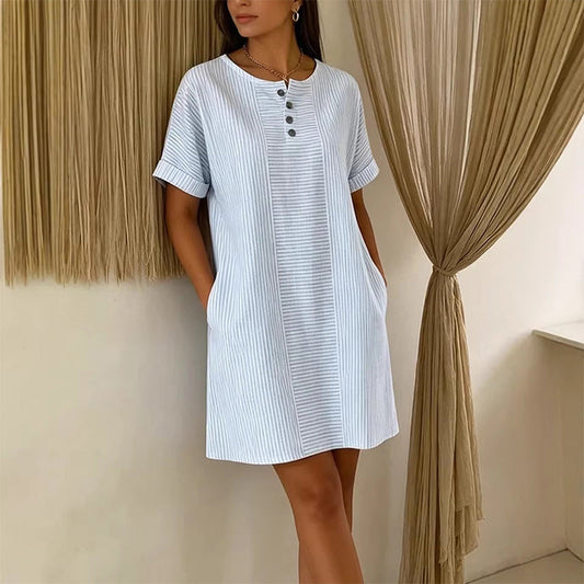Abito-maglietta da donna casual a righe con maniche corte