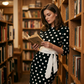 Elegante abito retrò a pois da donna