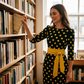 Elegante abito retrò a pois da donna