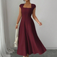 Elegante abito da donna dalla linea ad A con scollo quadrato, modello aderente, abito lungo