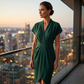 Abito elegante da donna, con scollo a V e volant