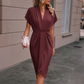 Abito elegante da donna, con scollo a V e volant
