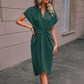 Abito elegante da donna, con scollo a V e volant