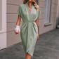 Abito elegante da donna, con scollo a V e volant