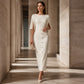 Elegante abito da donna con maniche a spacco