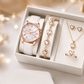 💥【50% OFF】🔥 Dames Horloge & Sieraden 5-delig Set | Vlinderwijzerplaat met Strass Quartz | Echte Leren Band Comfortabel | Bijpassende Hartvormige Ketting/Armband/Oorbellen/Ring | 4 Kleuren (Wit/Roze/Zwart/Zwart-Wit) | Perfect Cadeau 🎁
