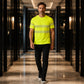 T-shirt a righe con blocchi di colore per uomo