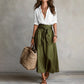 Completo da donna con camicia elegante e gonna con cintura