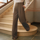 Pantaloni da tailleur a vita alta e gamba larga da donna