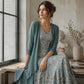 Completo da donna: canotta abito con stampa floreale e cardigan
