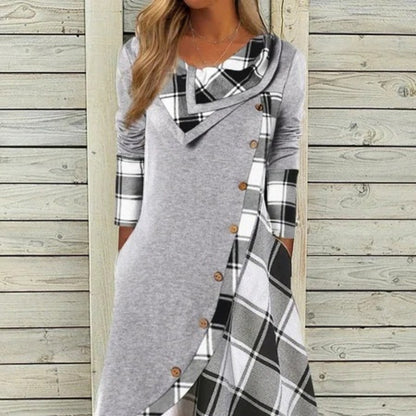 Abito a maniche lunghe con scollo asimmetrico e motivo patchwork a quadri