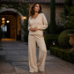 Completo da donna con felpa spalle scoperte e pantaloni