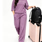 Completo casual da donna: top a maniche corte e pantaloni