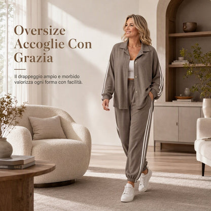 Completo da casa casual da donna, composto da camicia oversize con bottoni e pantaloni jogger con bande laterali
