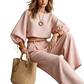 Completo casual da donna: top corto e pantaloni a gamba larga