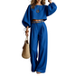 Completo casual da donna: top corto e pantaloni a gamba larga