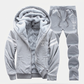 Completo da uomo con felpa cappuccio e pantaloni, imbottito
